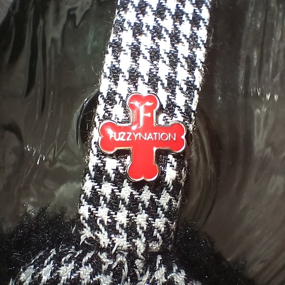 FUZZYNATION " PUG " EAR MUFFS - Picture 7 of 10